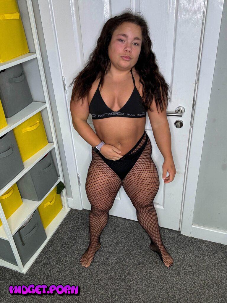 Would you fuck a fresh midget girl? 😆